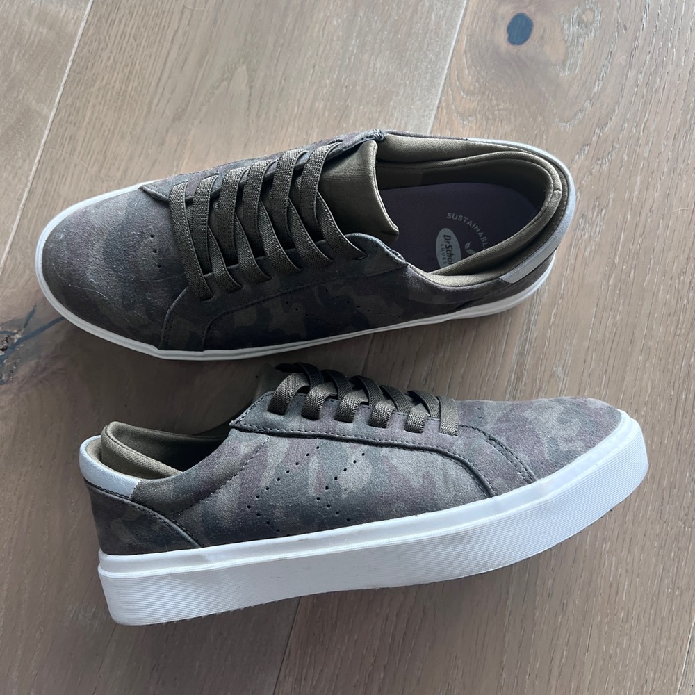 Dr. Scholl's Green and Brown Sneakers with Lace-Up Design